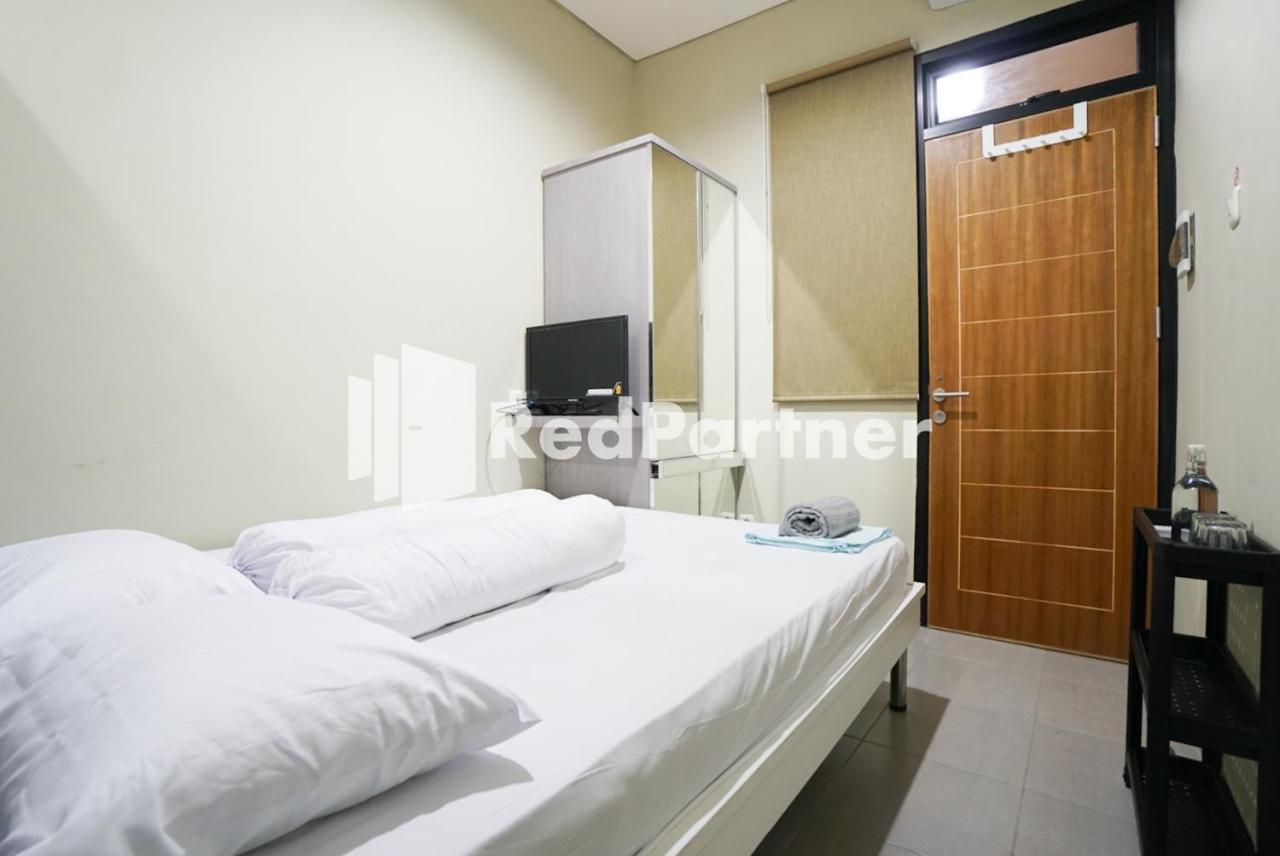 Tomang Gelong Guest House Syariah Mitra Reddoorz Jakarta Luaran gambar