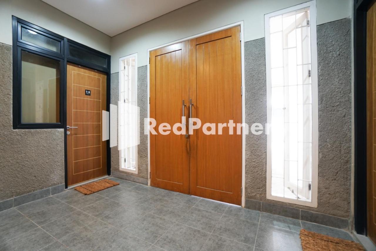 Tomang Gelong Guest House Syariah Mitra Reddoorz Jakarta Luaran gambar