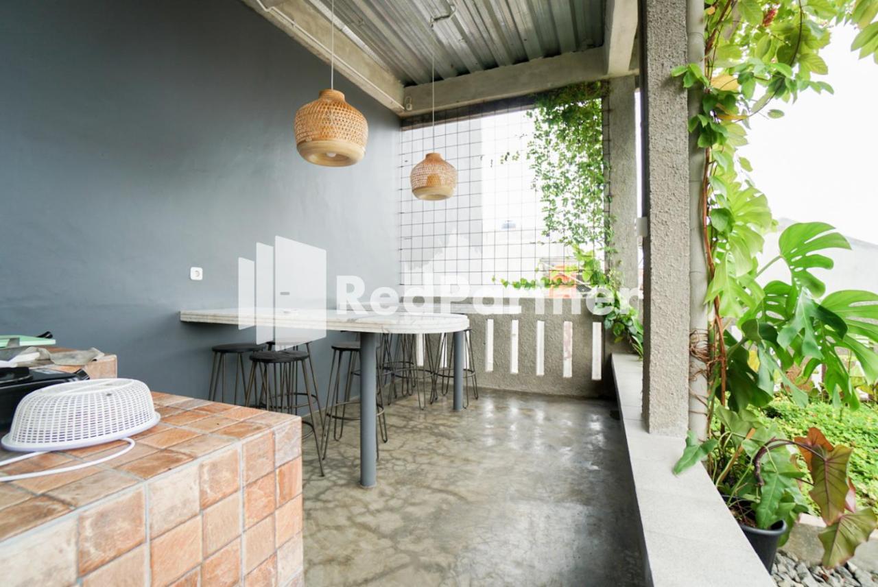 Tomang Gelong Guest House Syariah Mitra Reddoorz Jakarta Luaran gambar