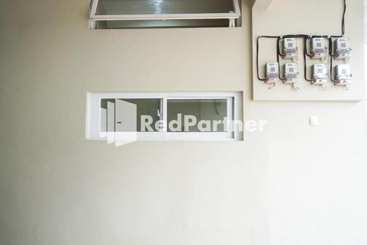 Tomang Gelong Guest House Syariah Mitra Reddoorz Jakarta Luaran gambar