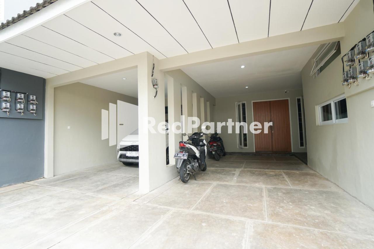 Tomang Gelong Guest House Syariah Mitra Reddoorz Jakarta Luaran gambar