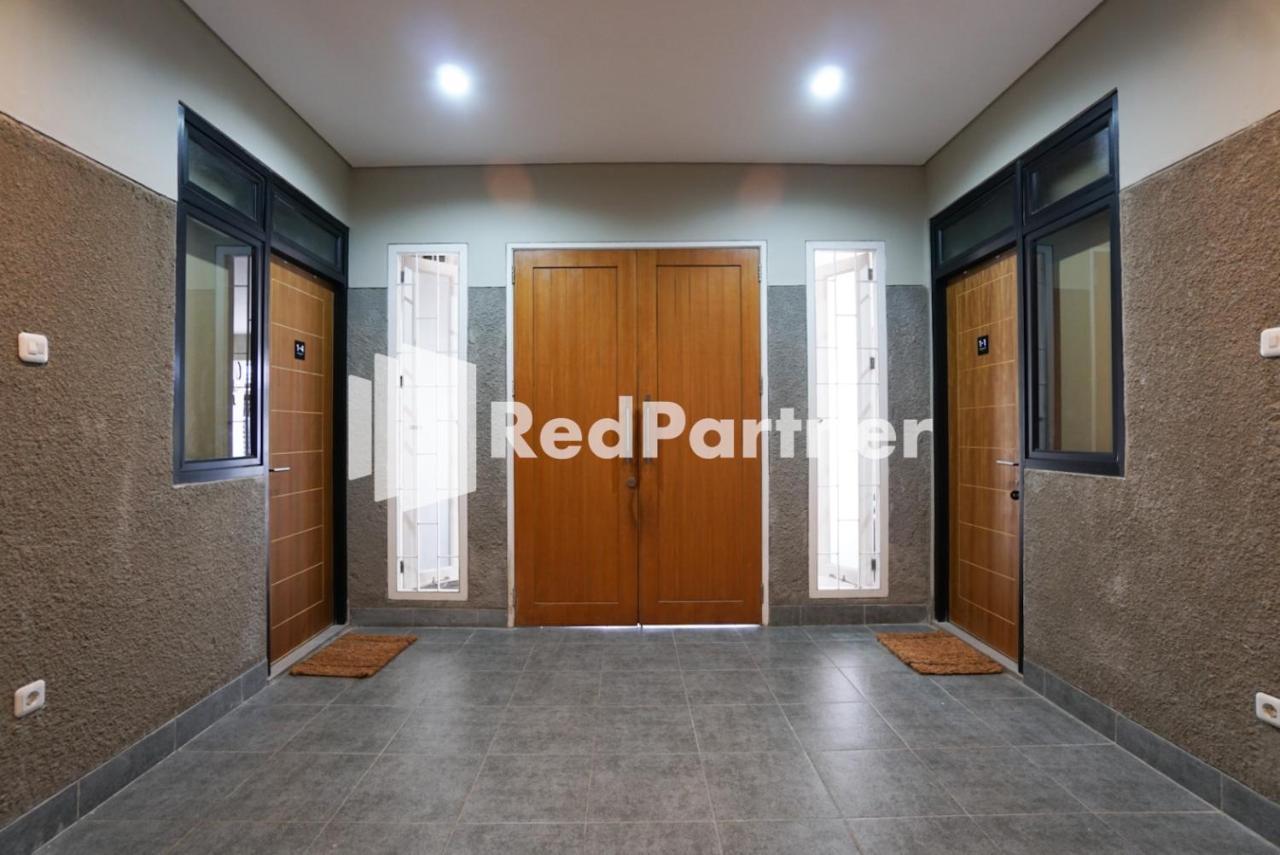 Tomang Gelong Guest House Syariah Mitra Reddoorz Jakarta Luaran gambar