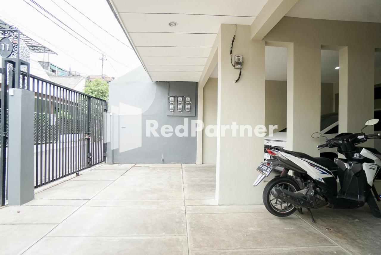 Tomang Gelong Guest House Syariah Mitra Reddoorz Jakarta Luaran gambar