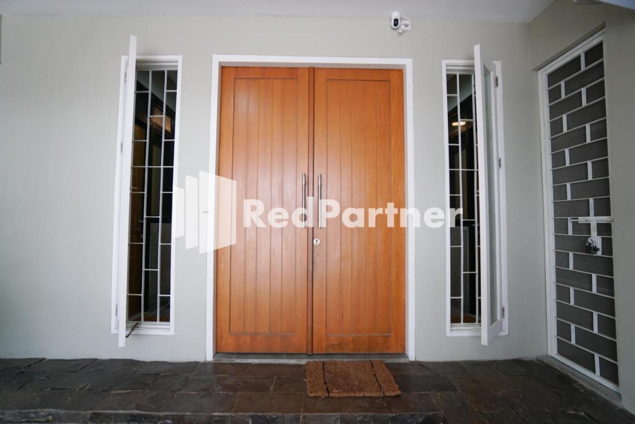 Tomang Gelong Guest House Syariah Mitra Reddoorz Jakarta Luaran gambar