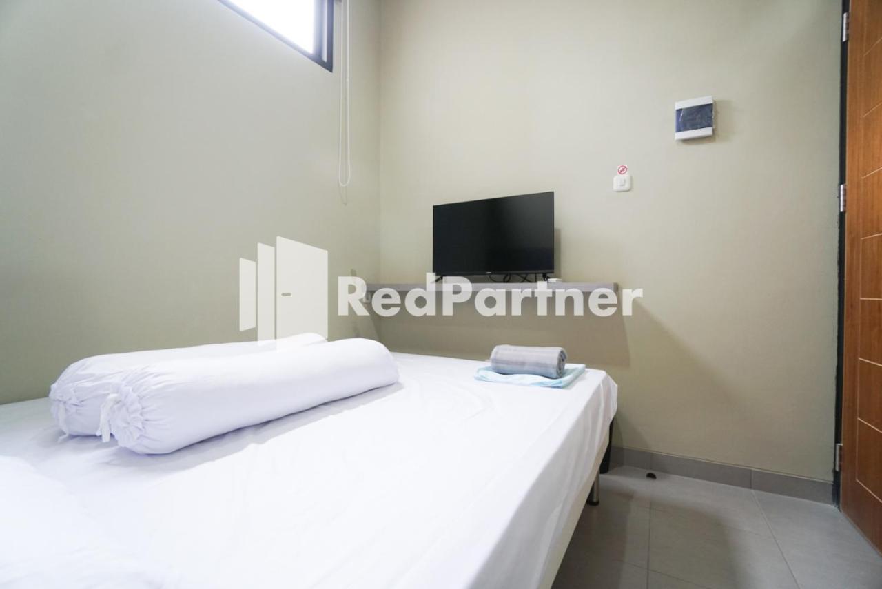 Tomang Gelong Guest House Syariah Mitra Reddoorz Jakarta Luaran gambar