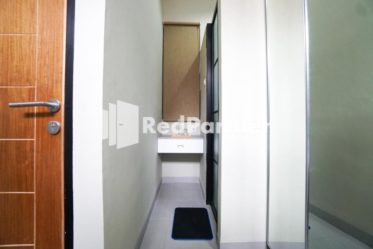 Tomang Gelong Guest House Syariah Mitra Reddoorz Jakarta Luaran gambar