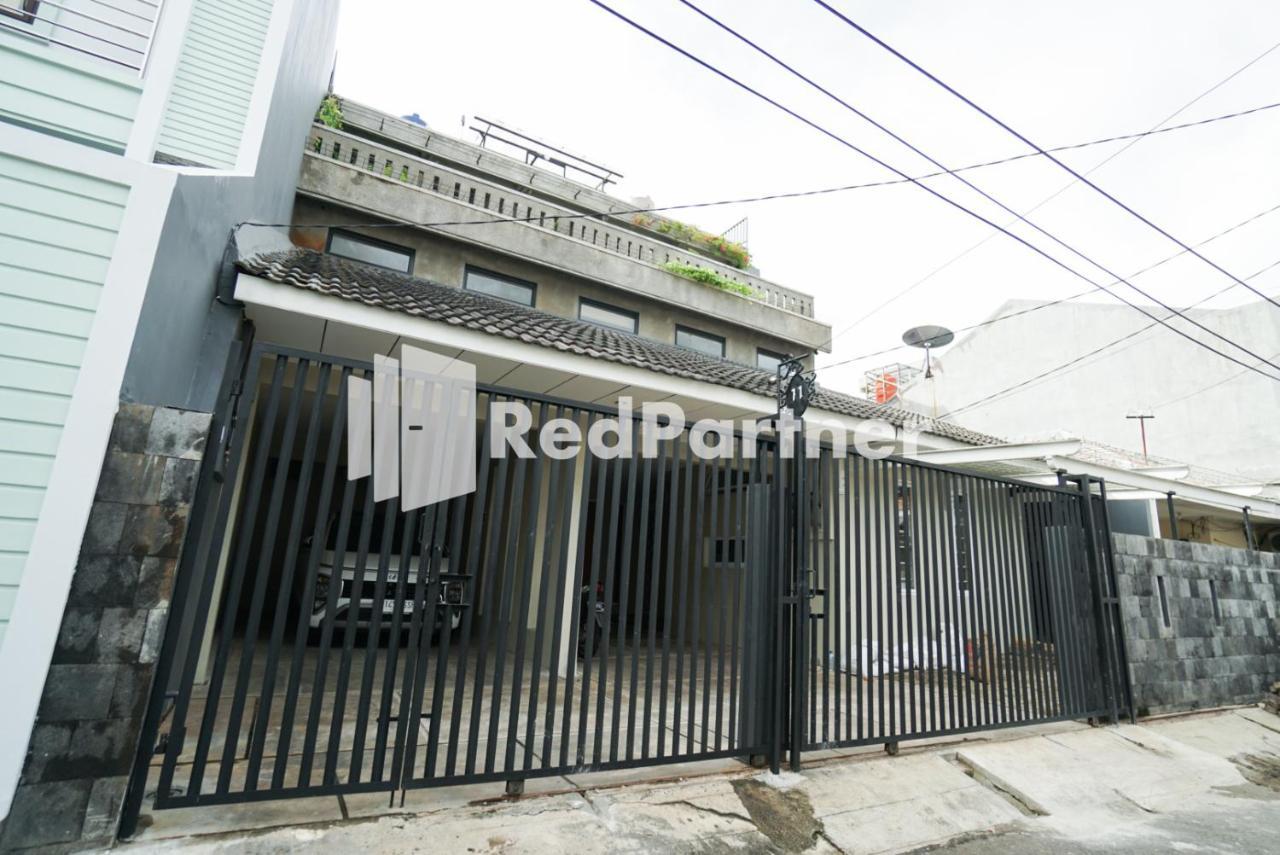 Tomang Gelong Guest House Syariah Mitra Reddoorz Jakarta Luaran gambar