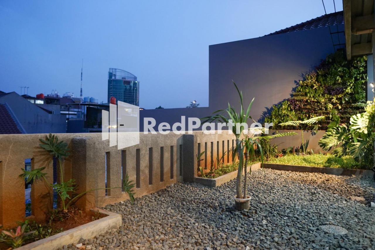 Tomang Gelong Guest House Syariah Mitra Reddoorz Jakarta Luaran gambar
