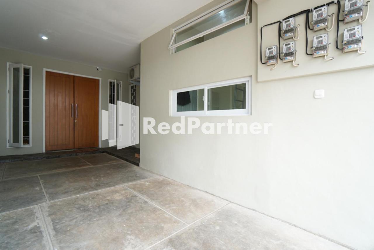 Tomang Gelong Guest House Syariah Mitra Reddoorz Jakarta Luaran gambar