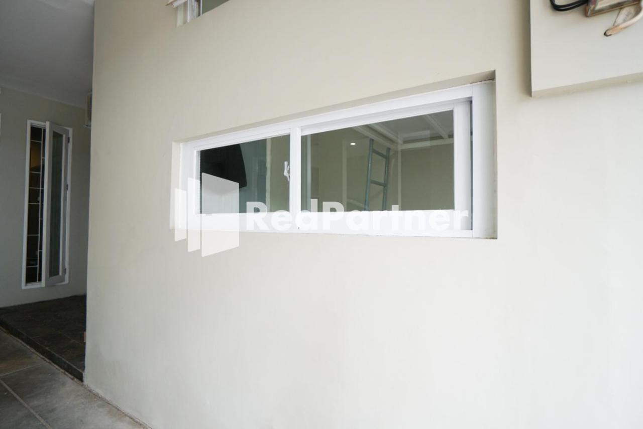 Tomang Gelong Guest House Syariah Mitra Reddoorz Jakarta Luaran gambar